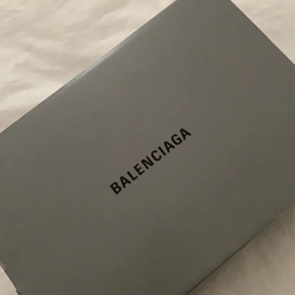 BALENCIAGA SPEED RUNNERS - Picture 3 of 7
